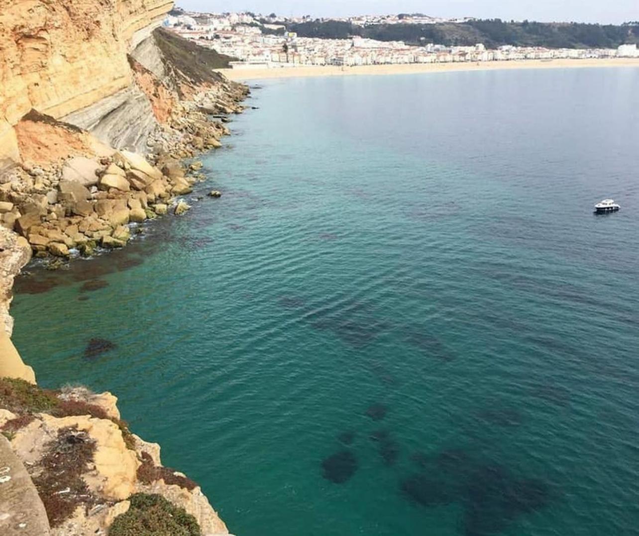 Flipflops Apartment Nazare Bagian luar foto