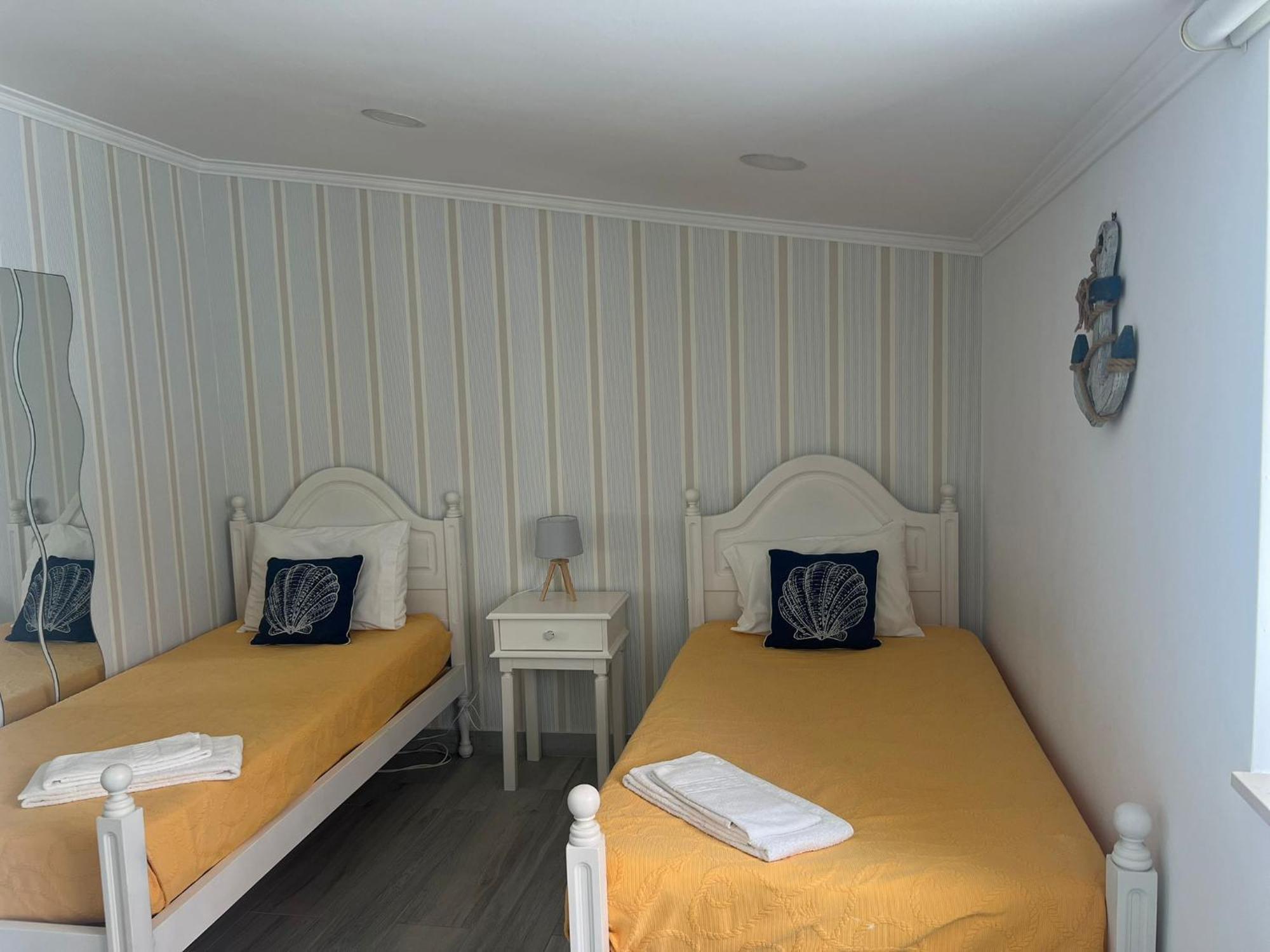 Flipflops Apartment Nazare Bagian luar foto