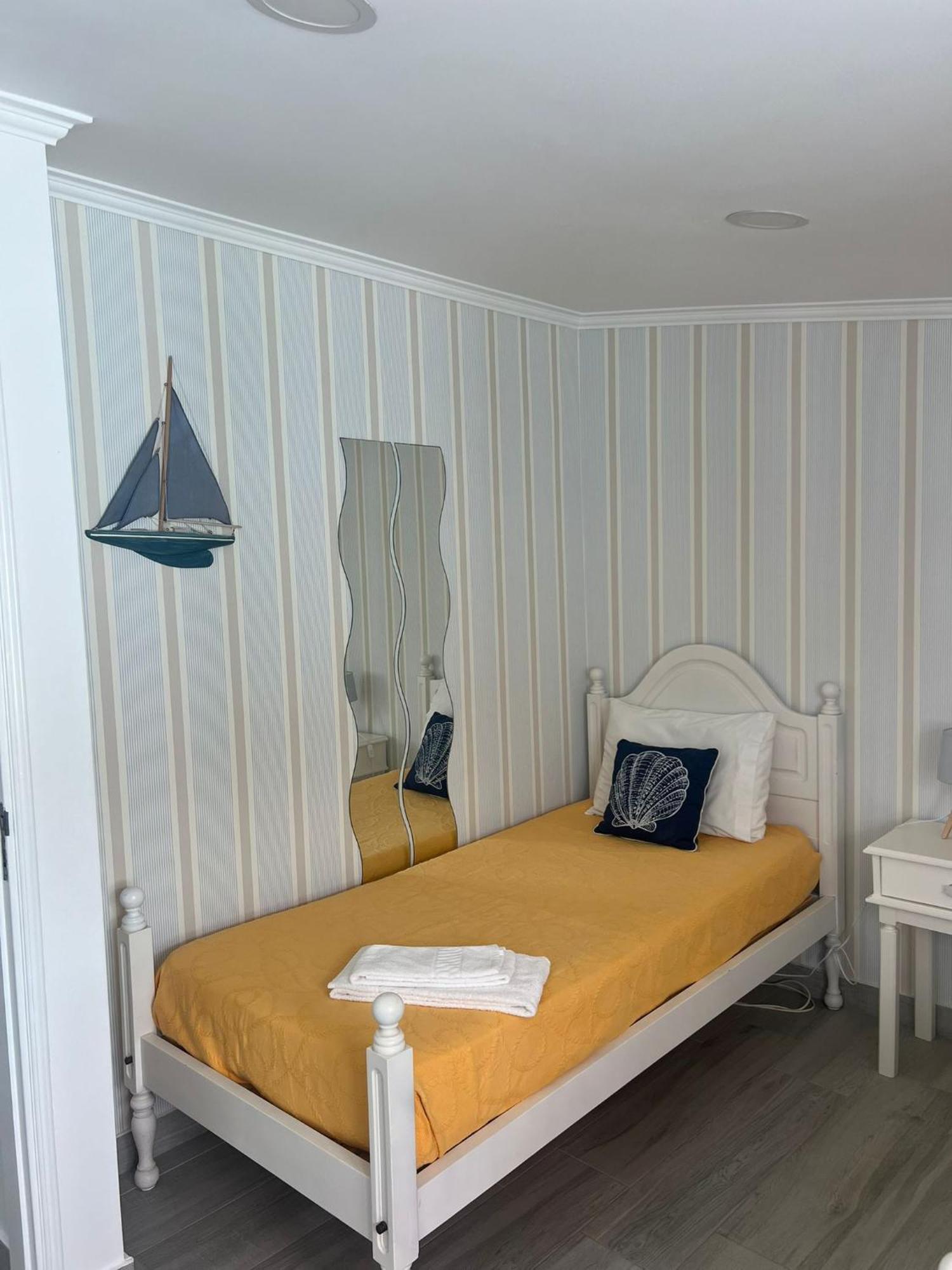 Flipflops Apartment Nazare Bagian luar foto